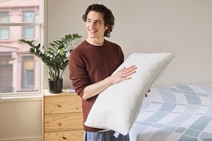 How to Find the Right Pillow Size for Your Mattress